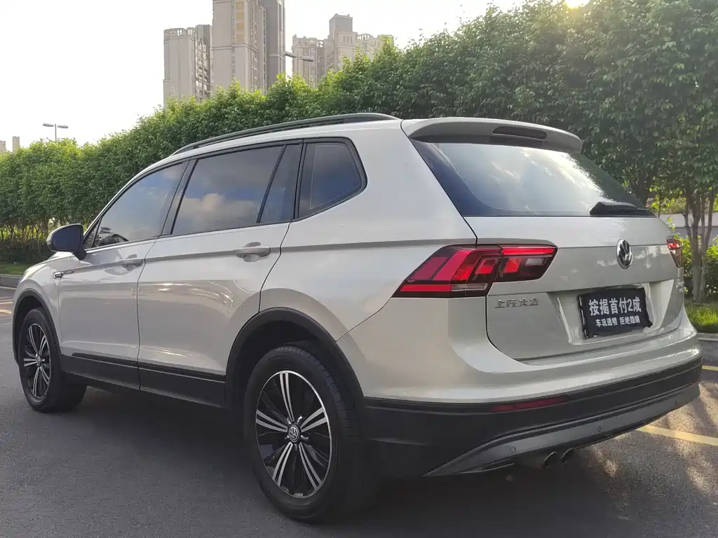 Volkswagen Tiguan L — фото 5