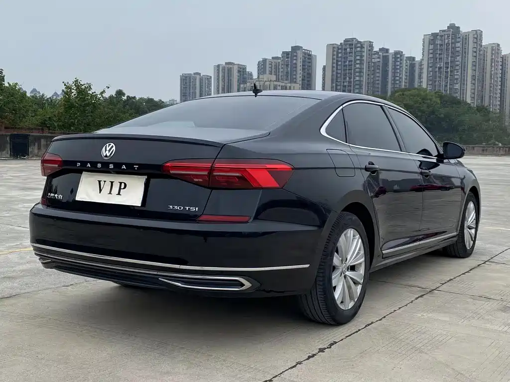 Volkswagen Passat — фото 4