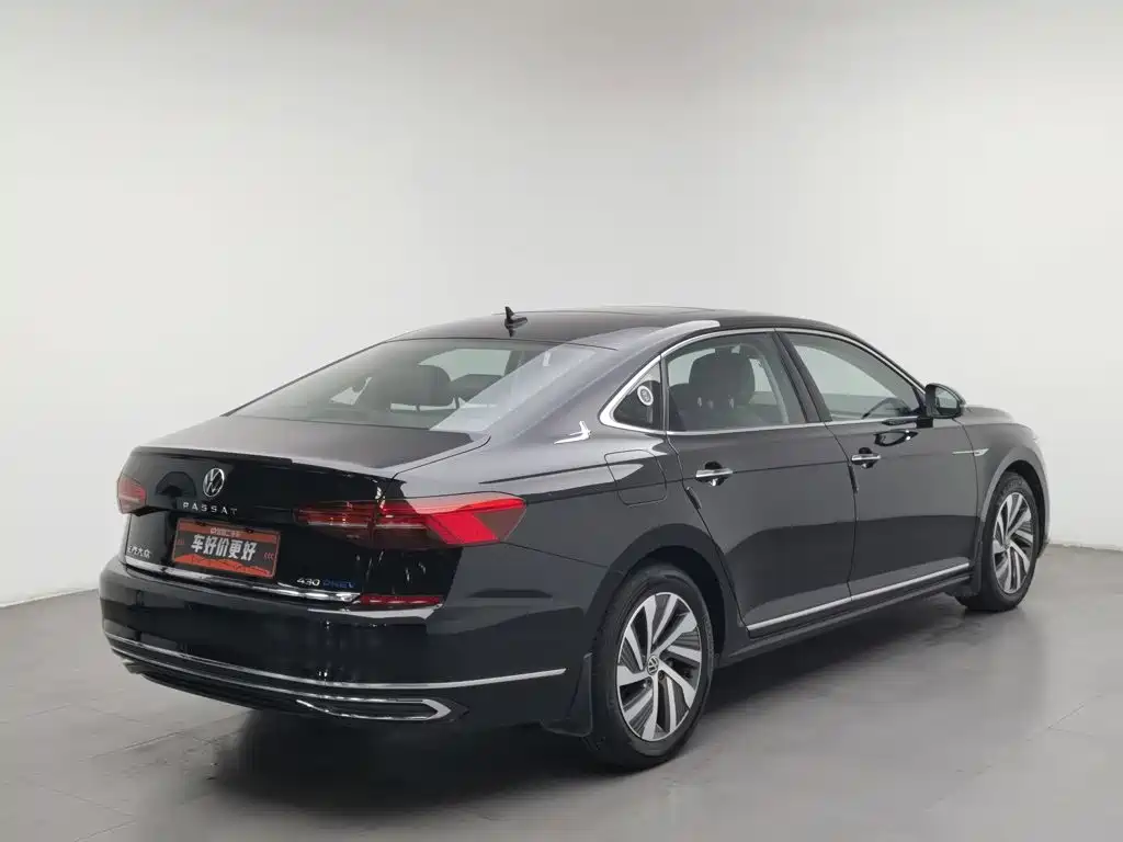 Volkswagen Passat PHEV — фото 2