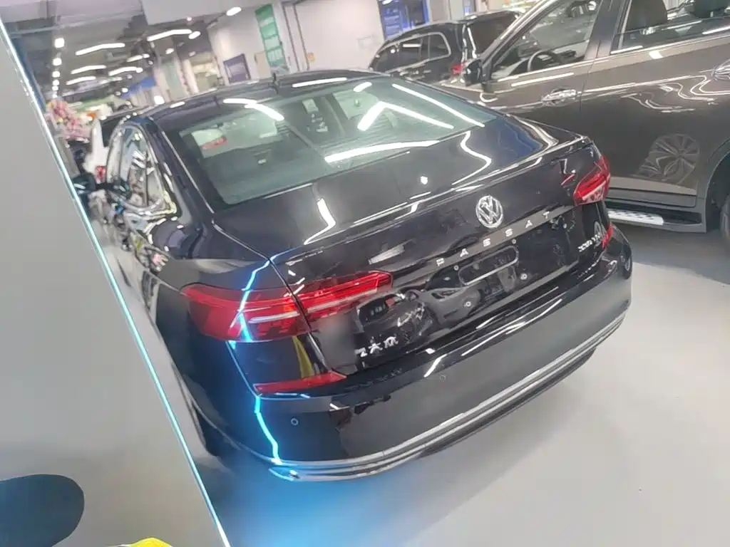 Volkswagen Passat — фото 5