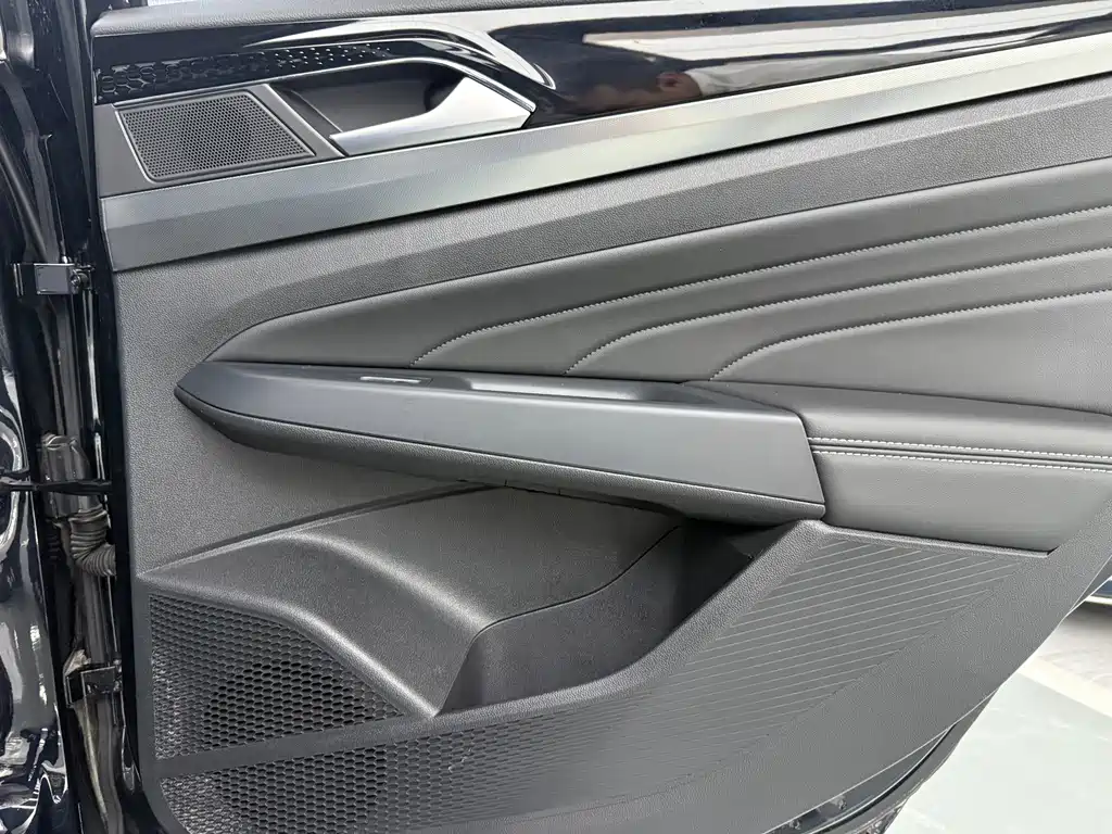 Volkswagen Passat — фото 18