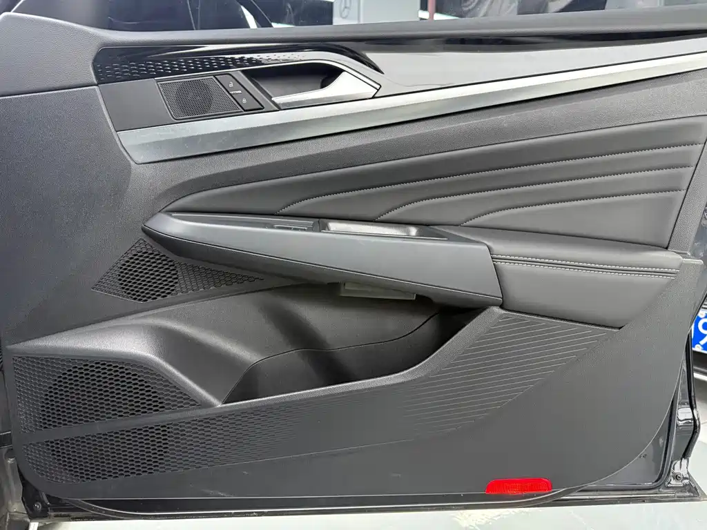 Volkswagen Passat — фото 20