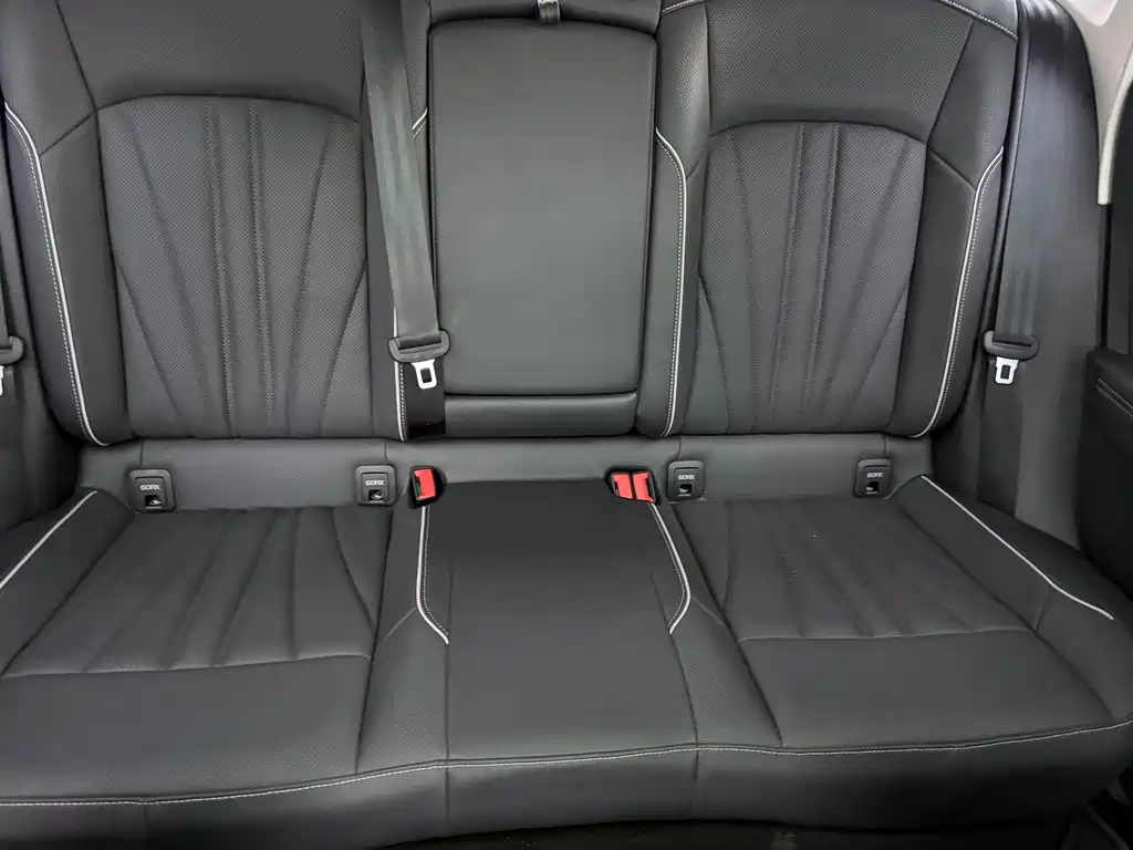 Volkswagen Passat — фото 24