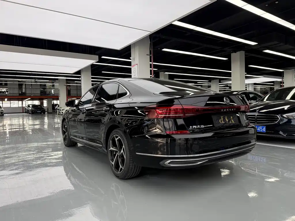 Volkswagen Passat — фото 27