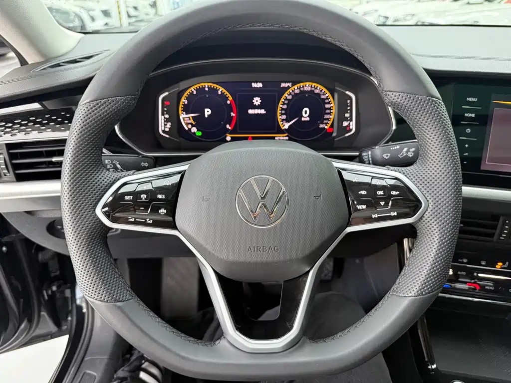 Volkswagen Passat — фото 7