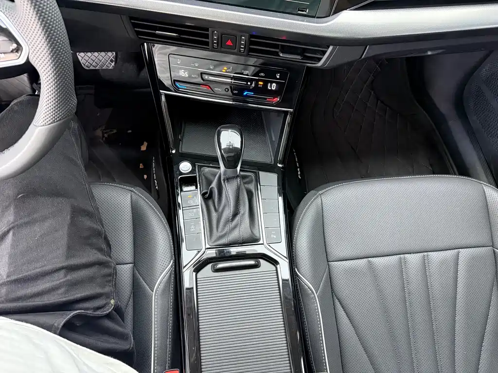 Volkswagen Passat — фото 9