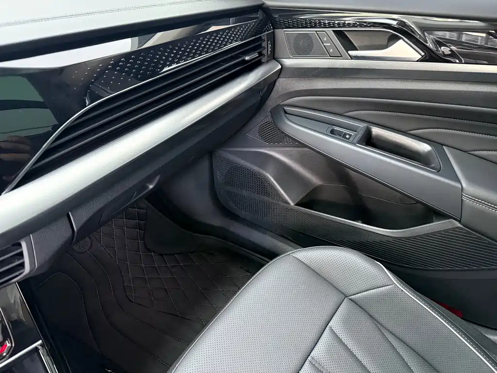 Volkswagen Passat — фото 10