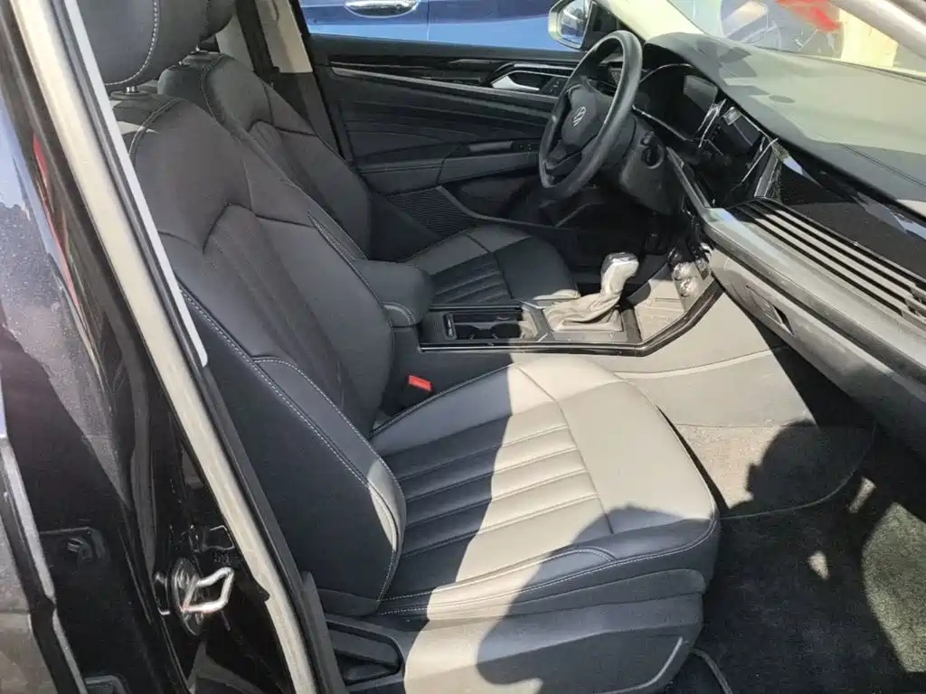 Volkswagen Passat — фото 25