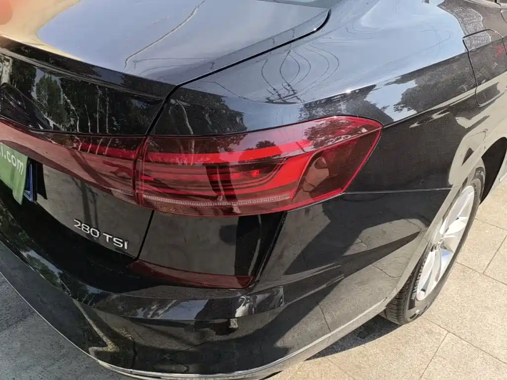 Volkswagen Passat — фото 8
