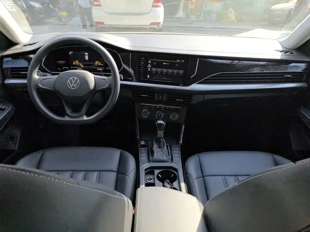 Volkswagen Passat — фото 10