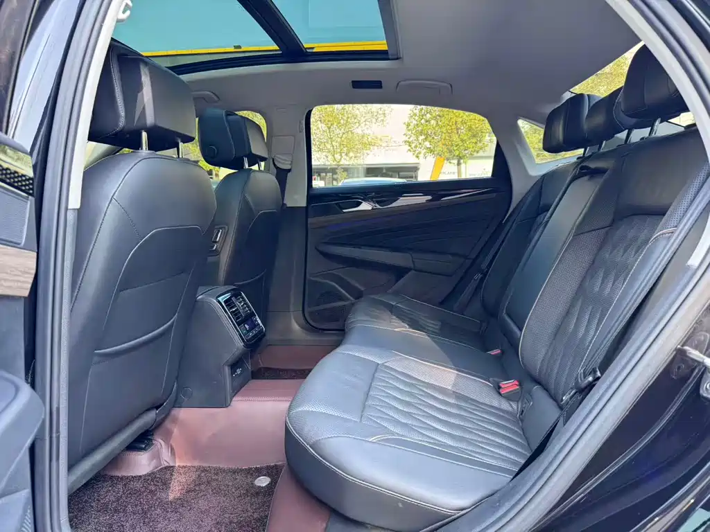 Volkswagen Passat — фото 5