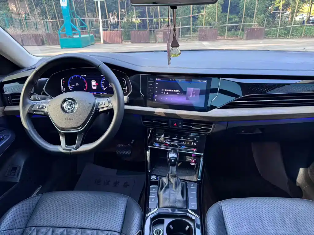 Volkswagen Passat — фото 6