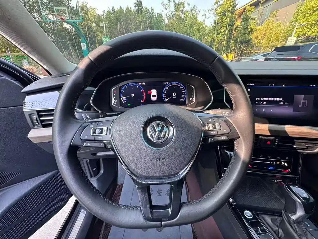 Volkswagen Passat — фото 7