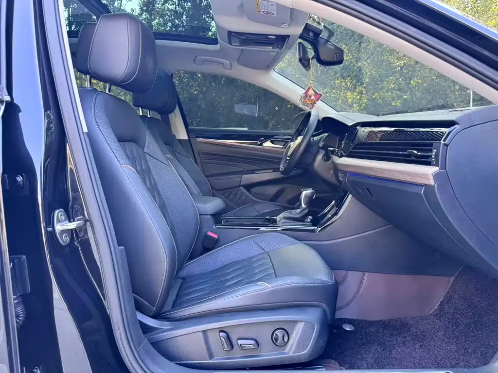 Volkswagen Passat — фото 8