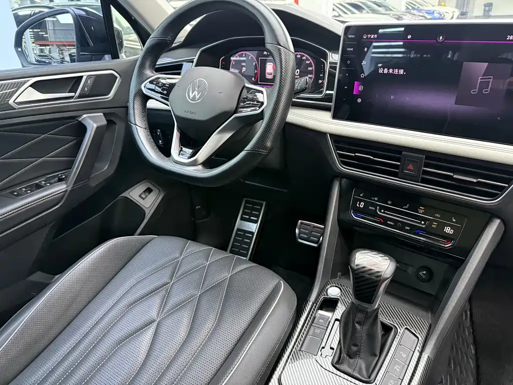 Volkswagen Tiguan L — фото 23