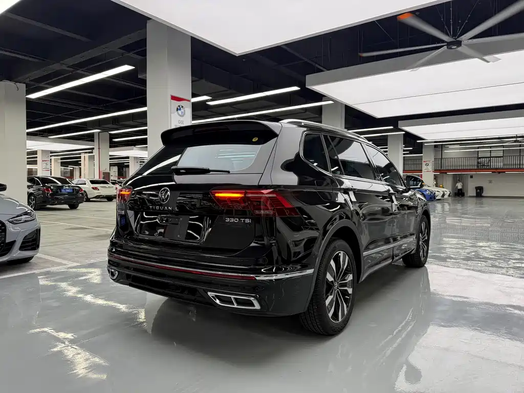 Volkswagen Tiguan L — фото 25