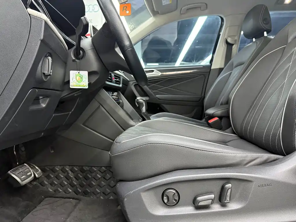 Volkswagen Tiguan L — фото 5