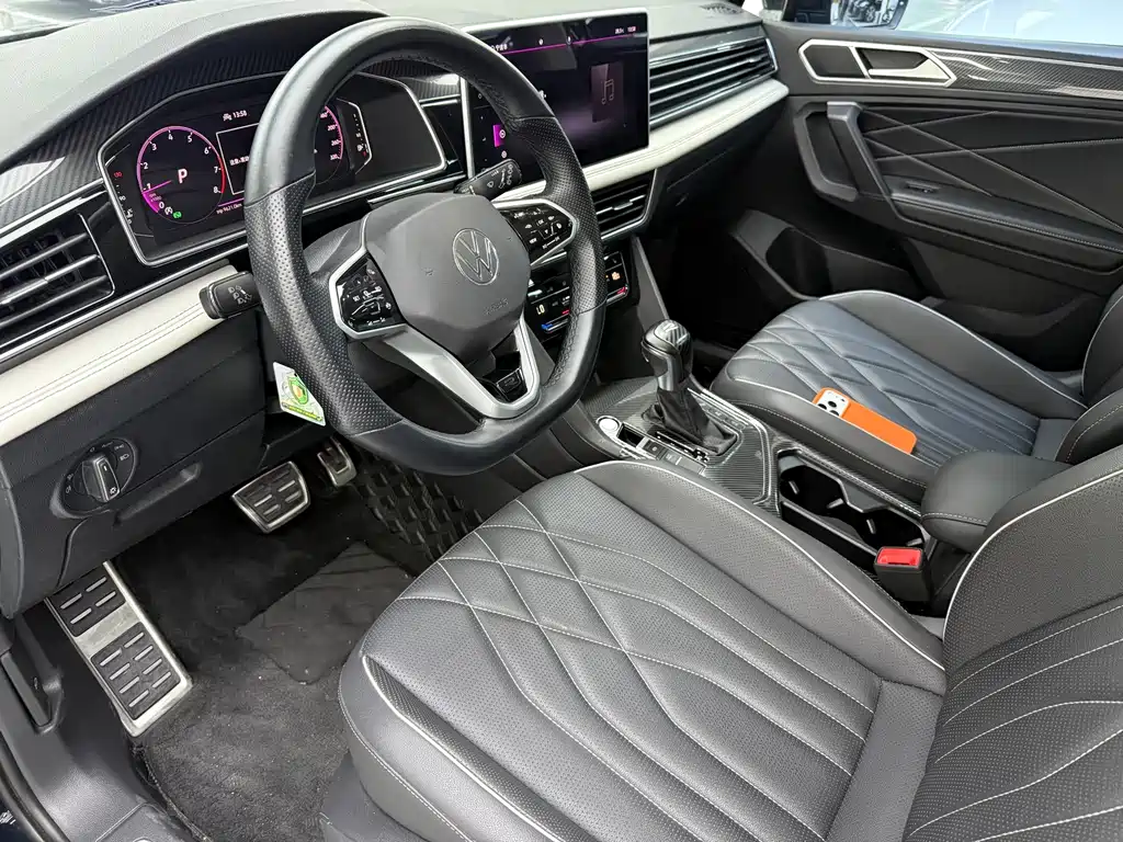Volkswagen Tiguan L — фото 6
