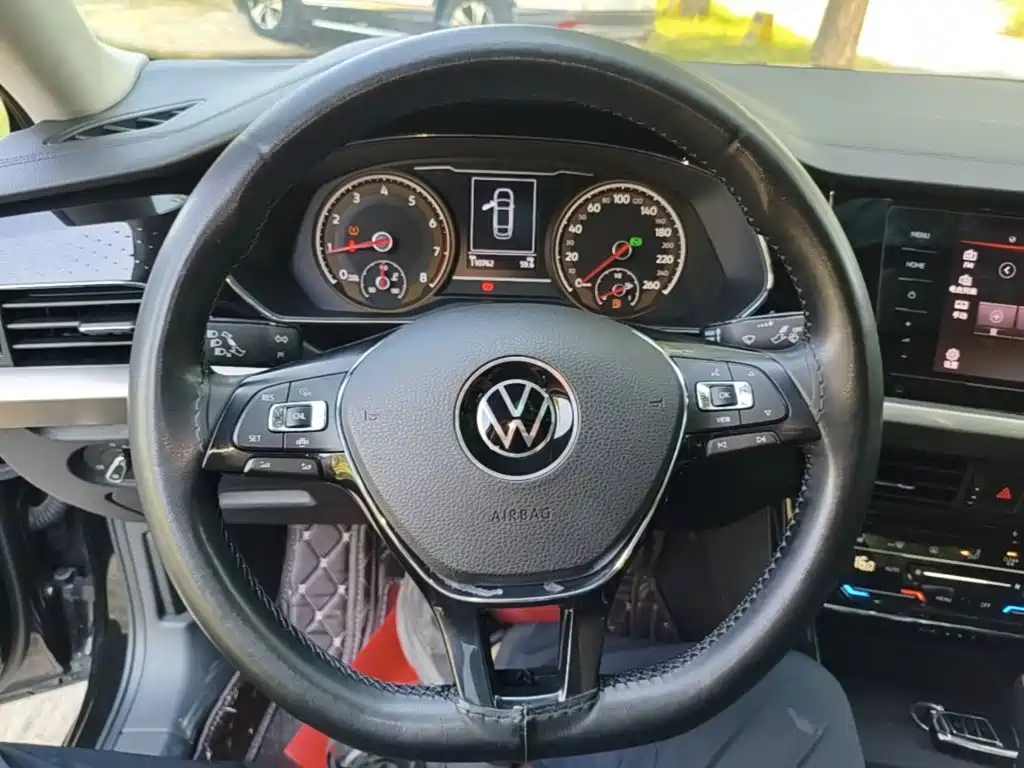 Volkswagen Passat — фото 11