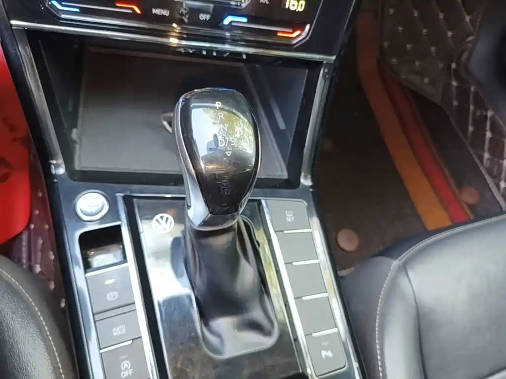 Volkswagen Passat — фото 14