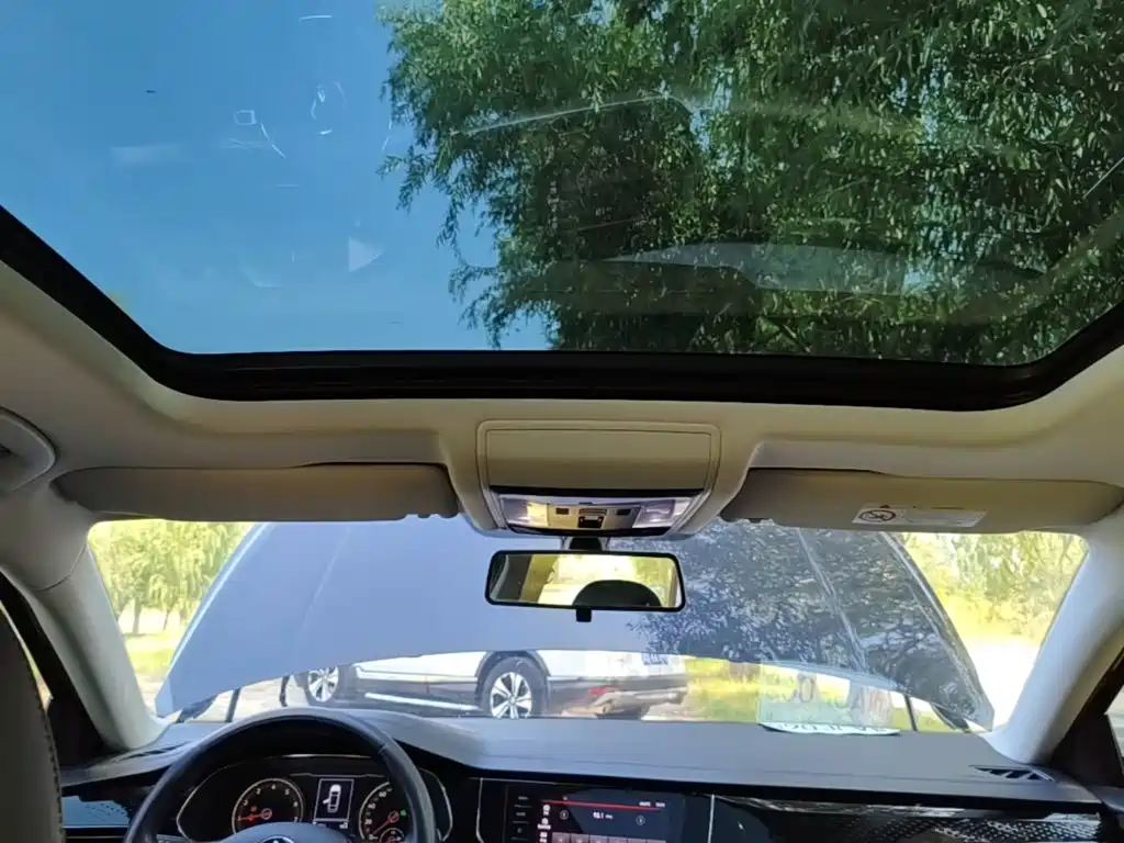 Volkswagen Passat — фото 18