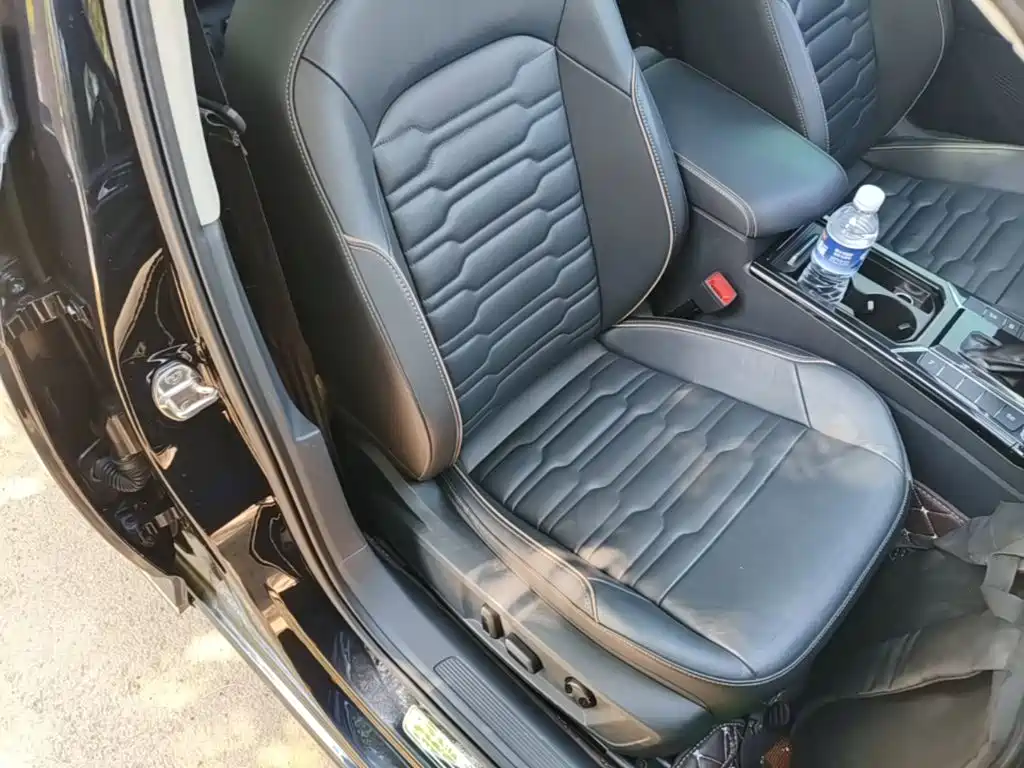 Volkswagen Passat — фото 25