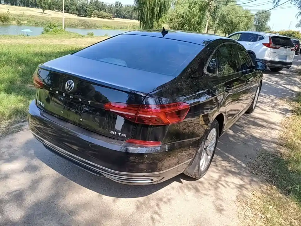 Volkswagen Passat — фото 7