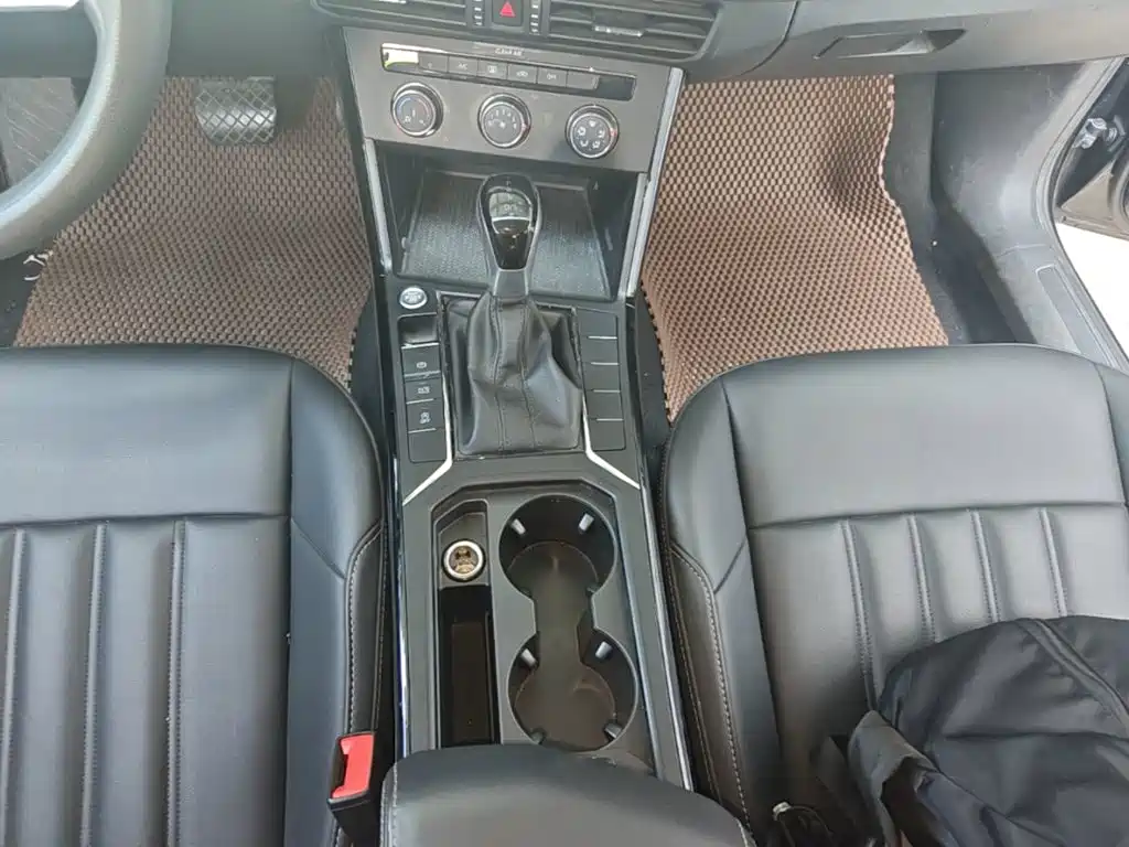 Volkswagen Passat — фото 14