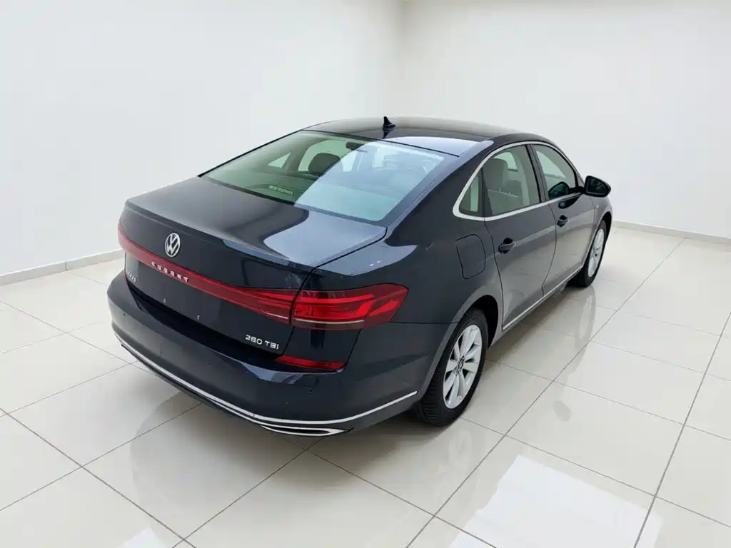 Volkswagen Passat — фото 7