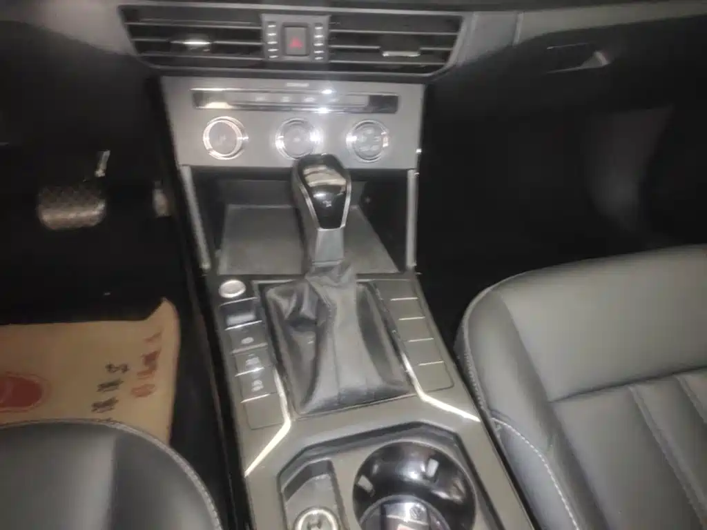 Volkswagen Passat — фото 14