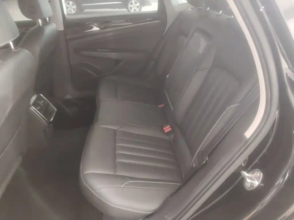 Volkswagen Passat — фото 17