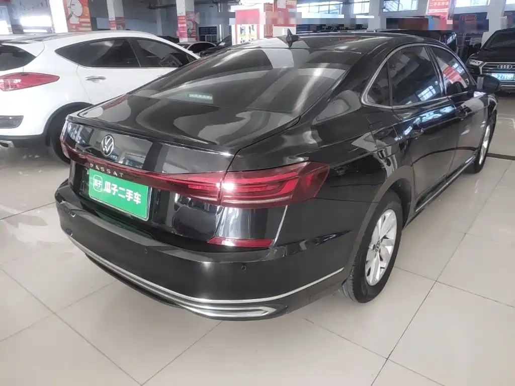 Volkswagen Passat — фото 7