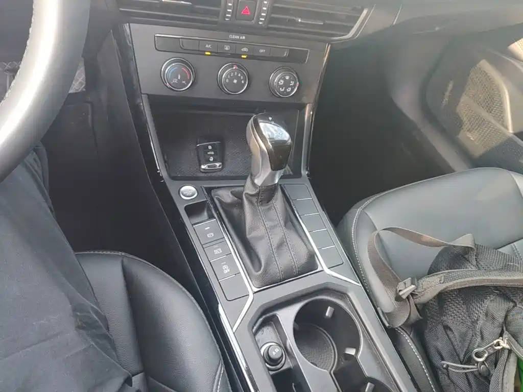 Volkswagen Passat — фото 14