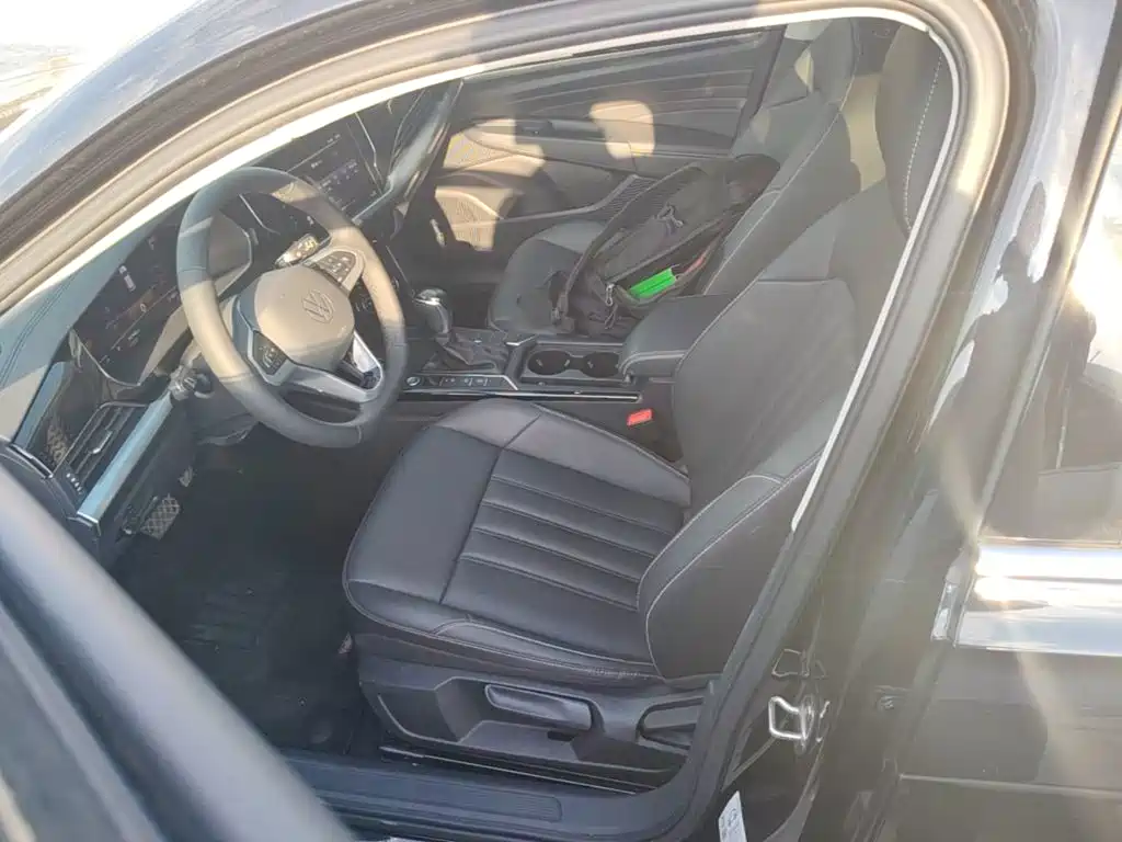 Volkswagen Passat — фото 15