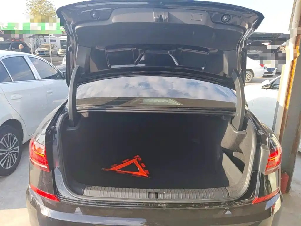 Volkswagen Passat — фото 19