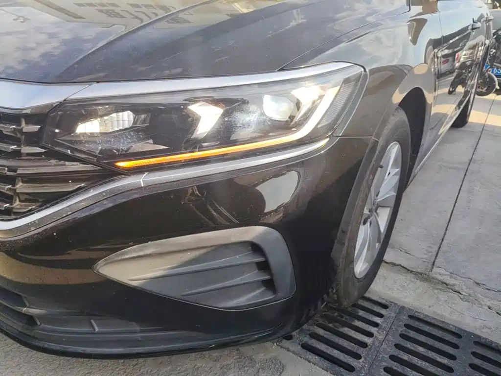 Volkswagen Passat — фото 24