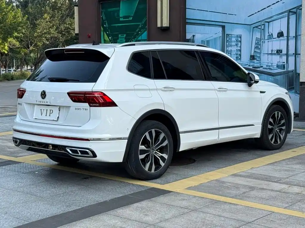 Volkswagen Tiguan L — фото 6