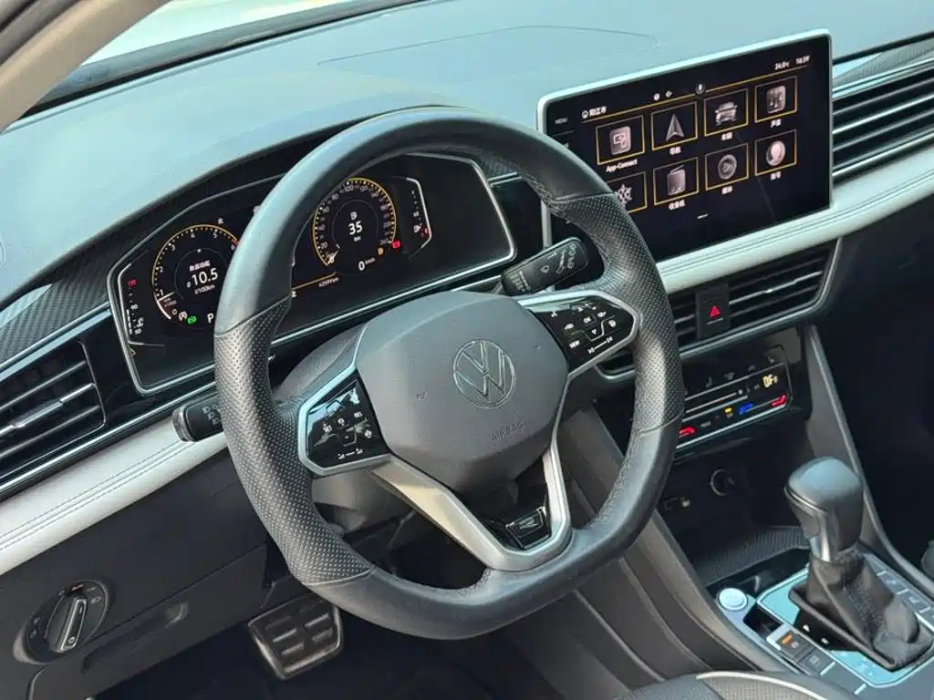 Volkswagen Tiguan L — фото 9