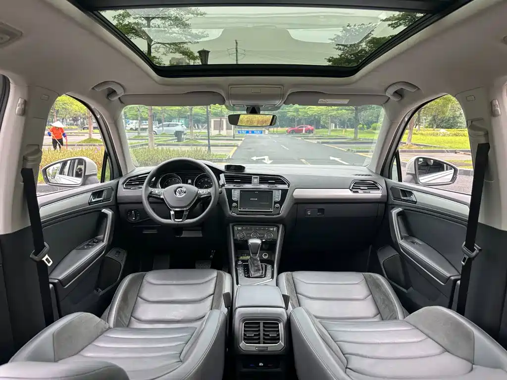 Volkswagen Tiguan L — фото 8