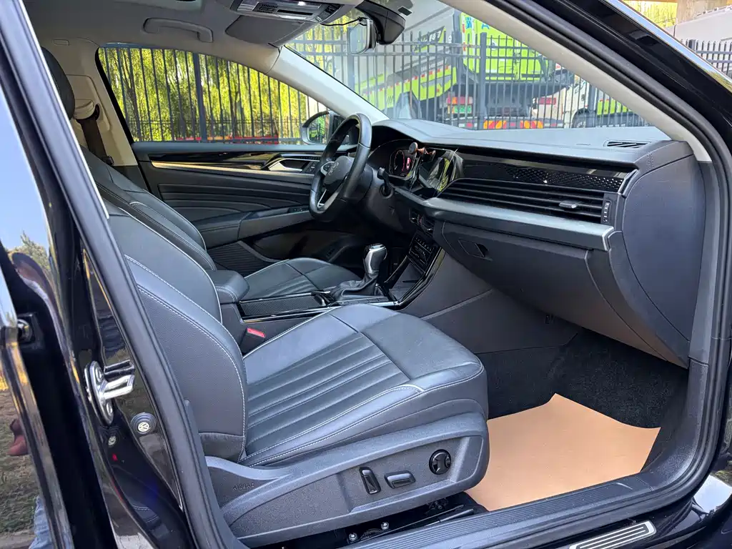 Volkswagen Passat — фото 13
