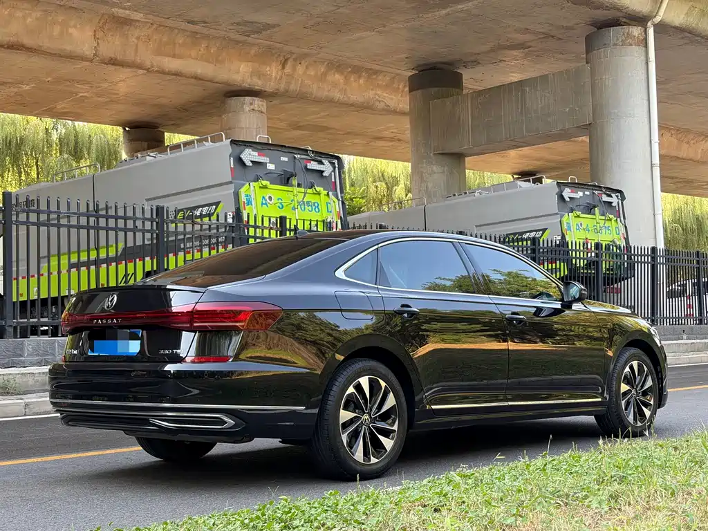 Volkswagen Passat — фото 4