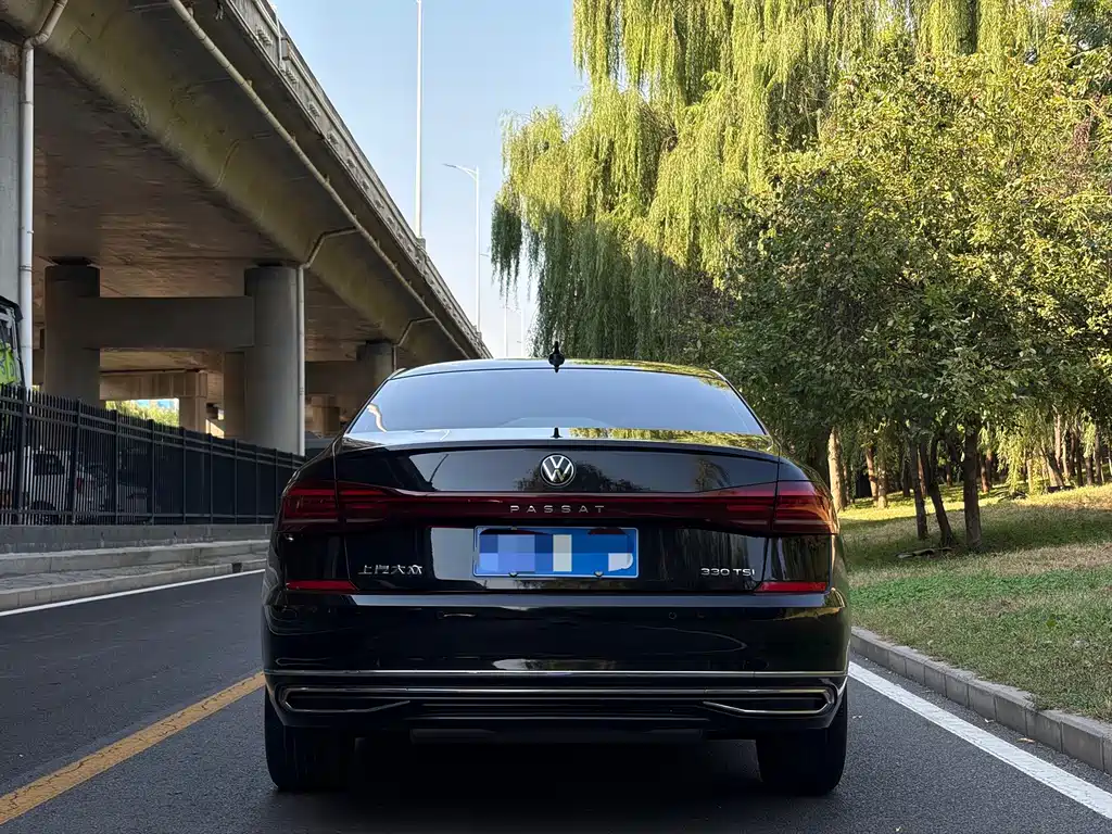 Volkswagen Passat — фото 5
