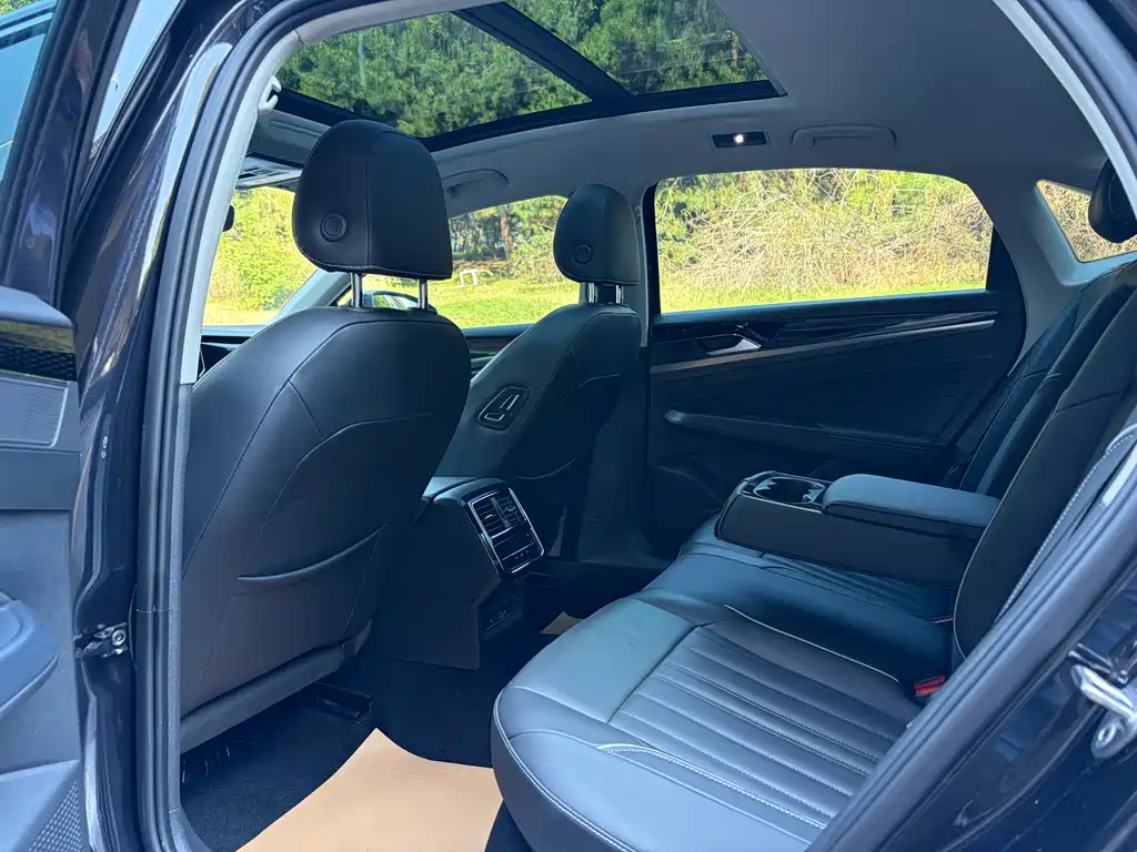 Volkswagen Passat — фото 8