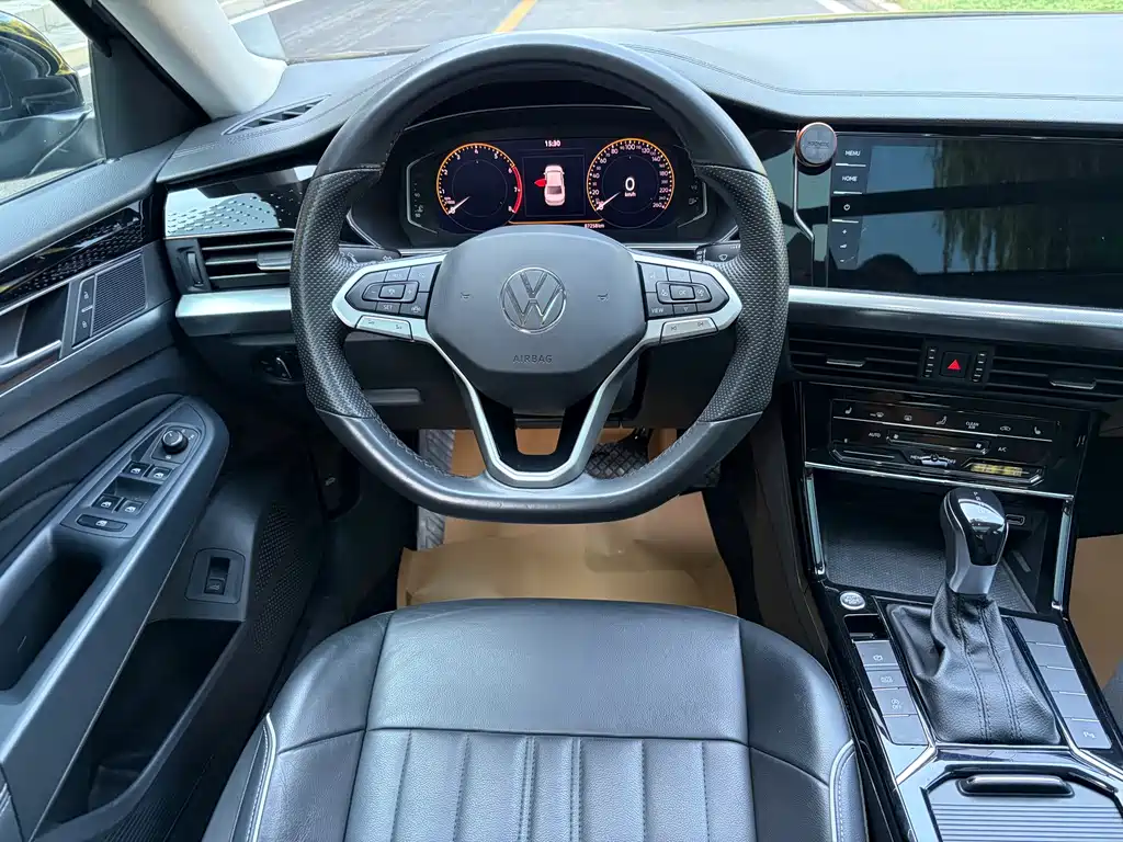 Volkswagen Passat — фото 10