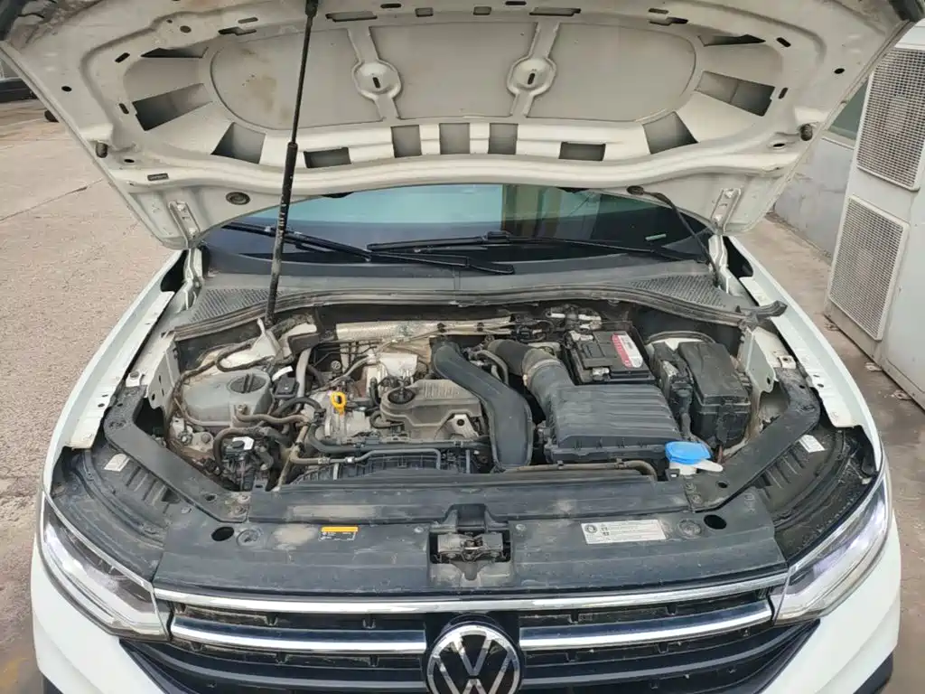 Volkswagen Tiguan L — фото 20