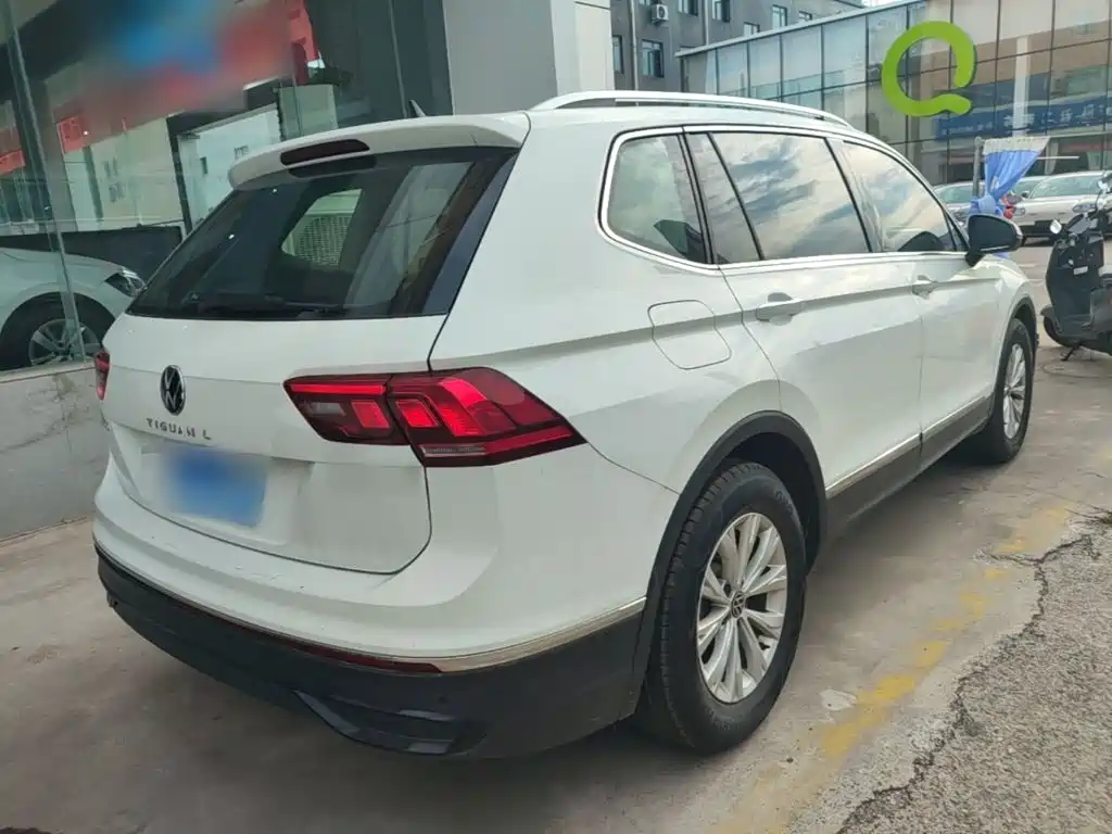 Volkswagen Tiguan L — фото 7