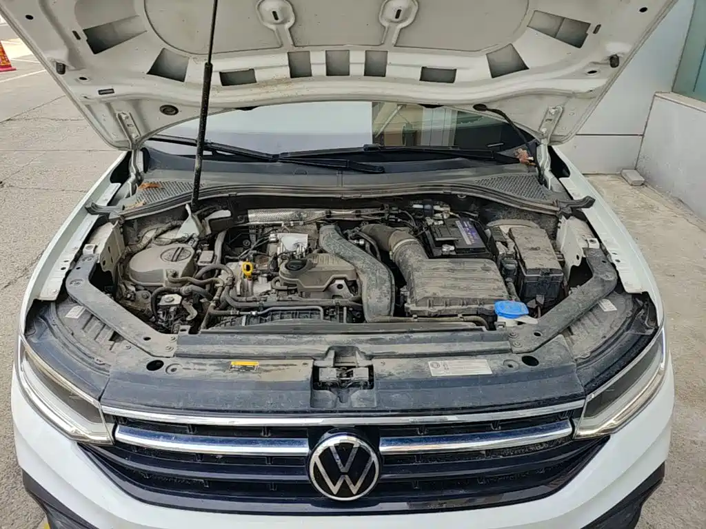 Volkswagen Tiguan L — фото 20
