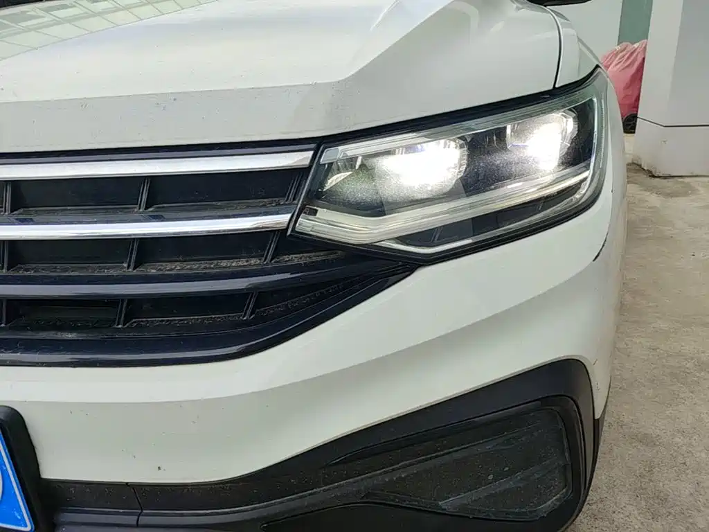 Volkswagen Tiguan L — фото 24