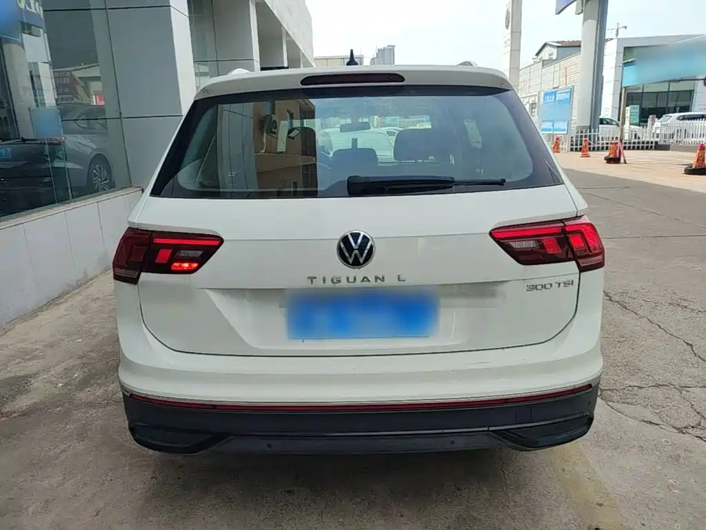 Volkswagen Tiguan L — фото 6