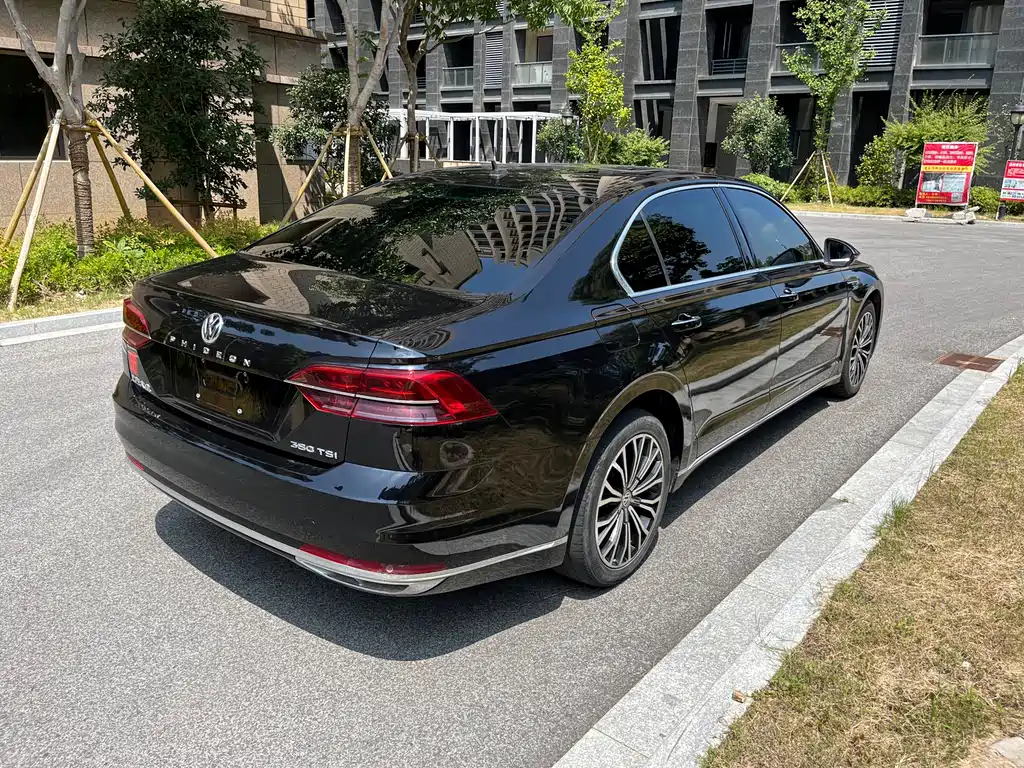 Volkswagen Phideon — фото 6
